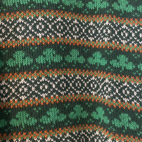 Vintage St Patrick’s Day Sweater Irish Clovers - Picture 3 of 5